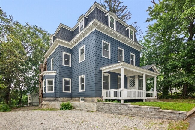 Building Photo - 35 Oak Ave