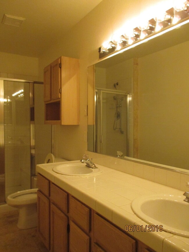 Building Photo - 8452 Boseck Dr