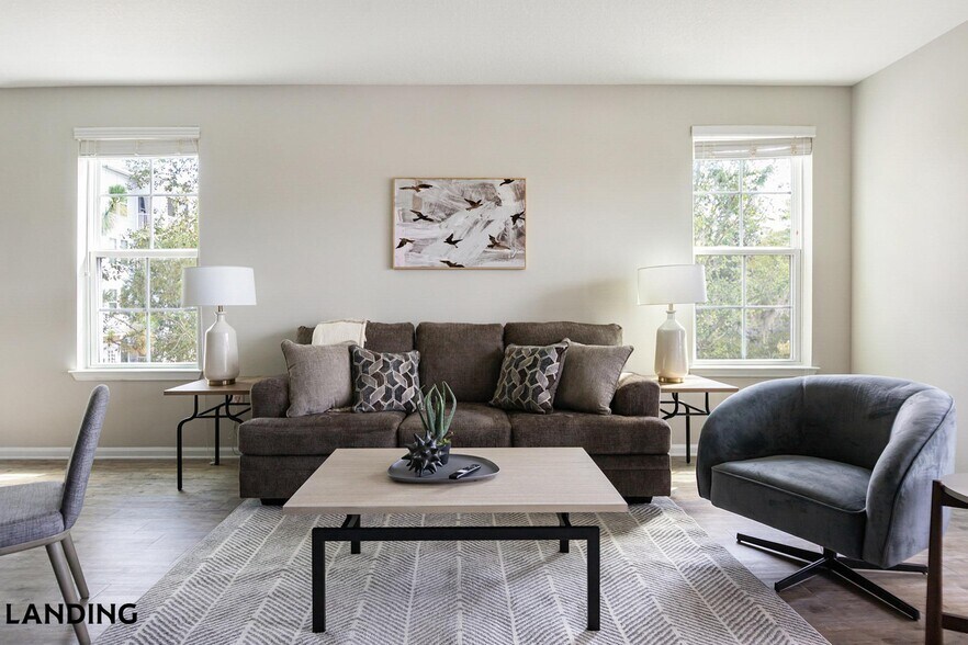 Building Photo - 2300 Tapestry Park Dr