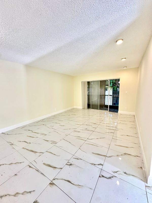 Building Photo - 4141 NW 90th Ave