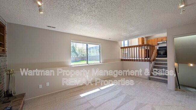 Building Photo - 5480 Mule Deer Dr