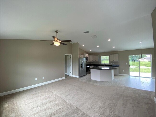 Building Photo - 14843 SW 48th Ave