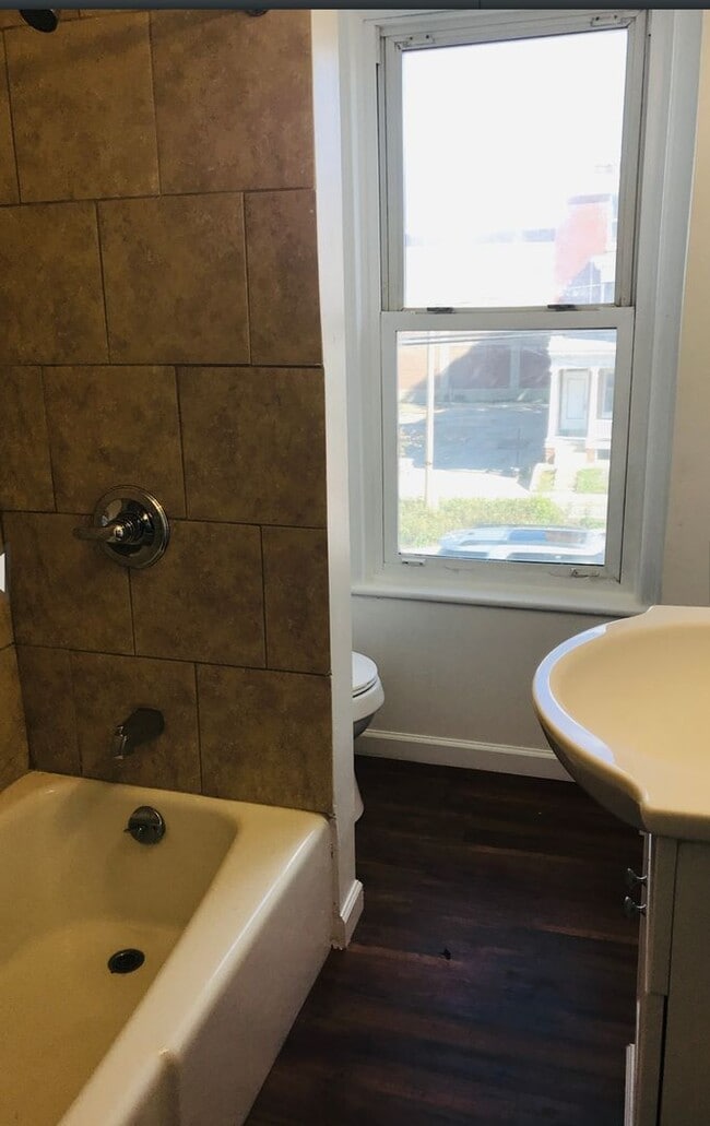 Building Photo - 3 Bedroom 1 Bath House, Yard-Oldtown East ...