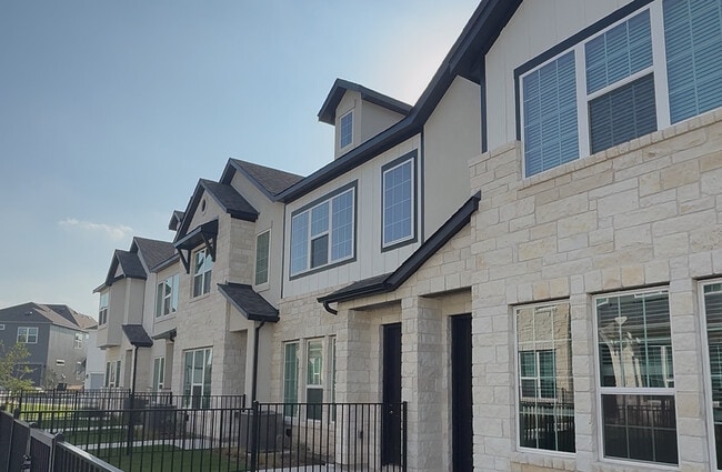Building Photo - 3144 Gorge Way