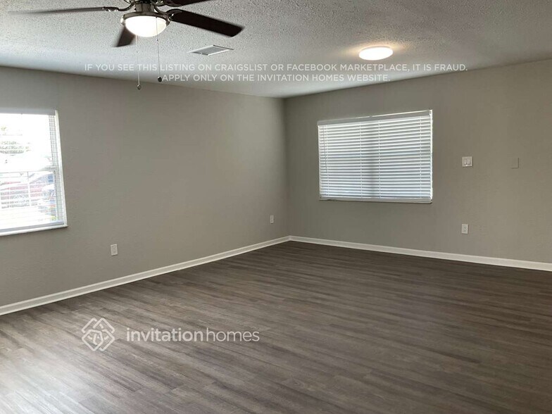 Building Photo - 5603 Santa Monica Dr
