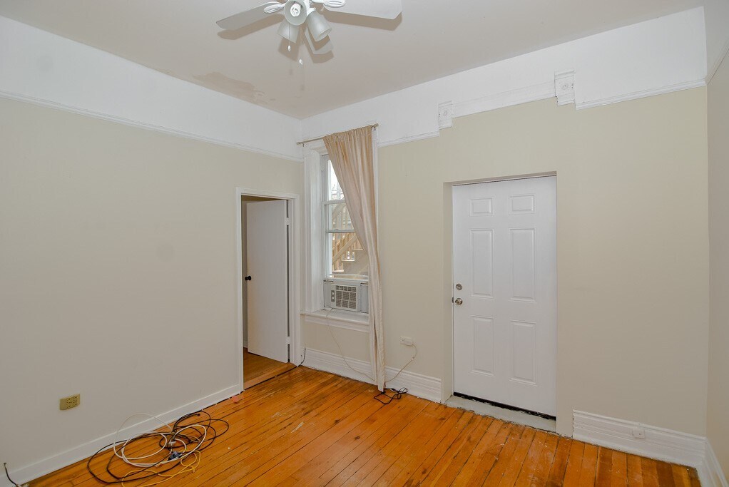 Building Photo - 1741 W Huron St