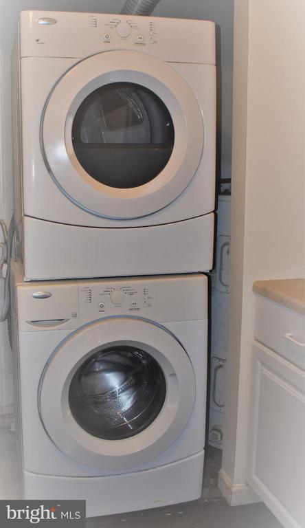 Building Photo - 8875 Tamebird Ct