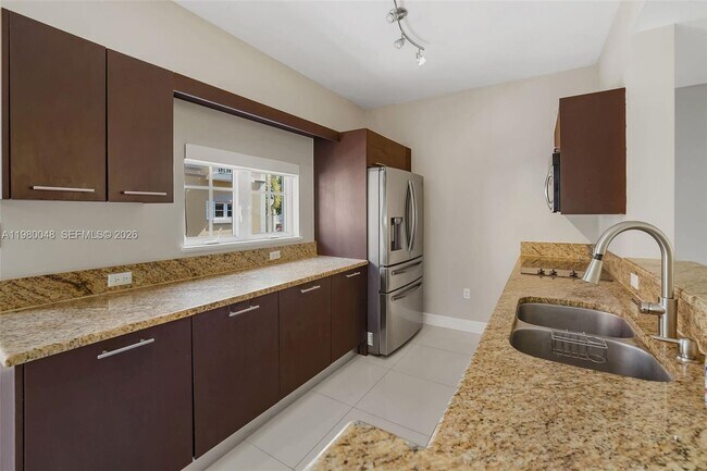 Building Photo - 2729 NE 184th Way