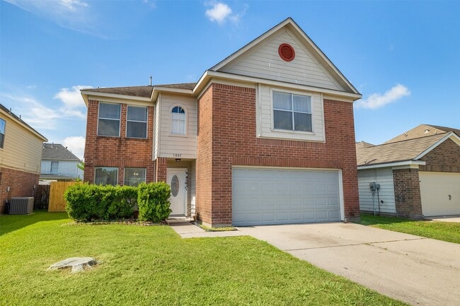 Building Photo - 1807 Live Oak Hill St