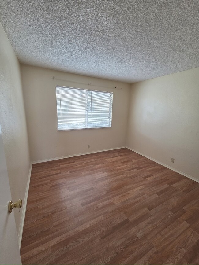 Building Photo - 839 Gaviota Ave