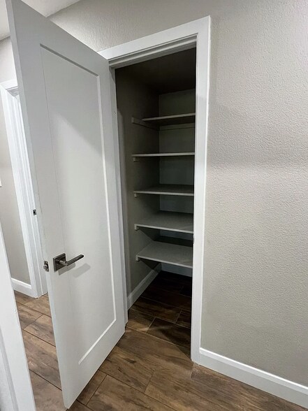 Building Photo - 2508 E Loyola Dr