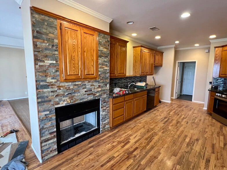 Building Photo - 11323 N 129th E Ave