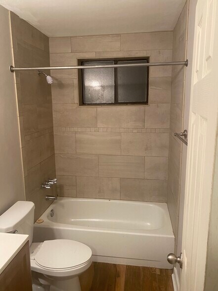 Building Photo - 1881 Nekoma Ct