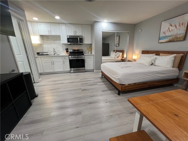 Building Photo - 10485 La Sombra Ave