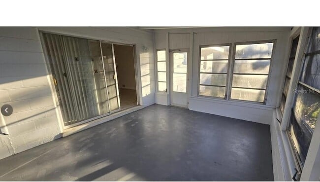 Building Photo - 1634 Banyan Dr