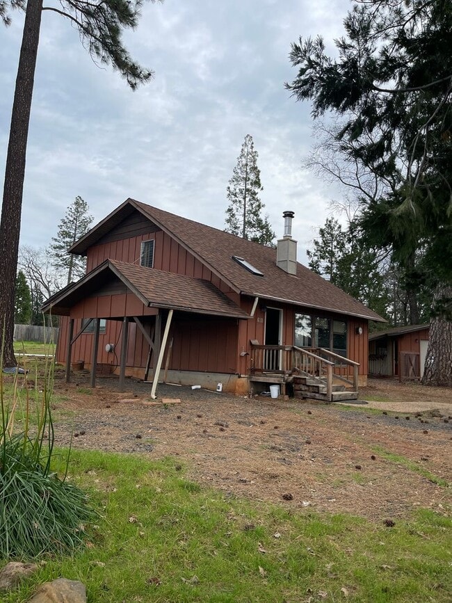 Building Photo - Magalia- 3 bedroom 2 bathroom, 2 story, detached garage, extra lot available