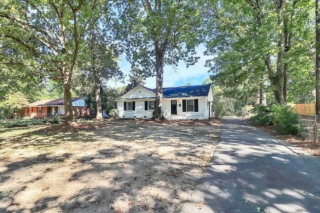 Building Photo - 3BD/2BA Ranch Home in Windsor Park!