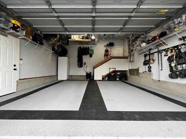 Garage with overhead storage - 11605 NW 35th Ave