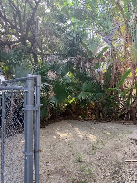 Building Photo - 1030 NE 80th St