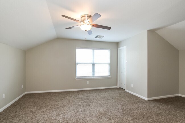 Building Photo - 17243 Lafayette Hollow Ln