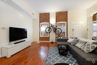 Building Photo - 158 Wayne St