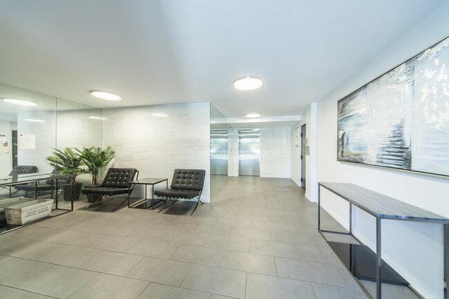 Lobby - 121 N Croft Ave