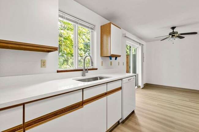 Building Photo - 17444 SE 82nd Dr