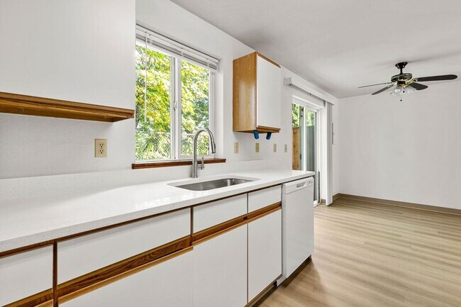 Building Photo - 17462 SE 82nd Dr