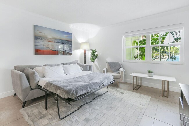 Building Photo - 2424 SE 17th St