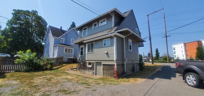 Building Photo - Pre-leasing August - 4bd/2ba