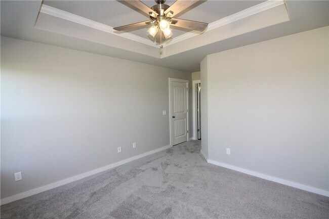 Building Photo - 411 Barbet Dr