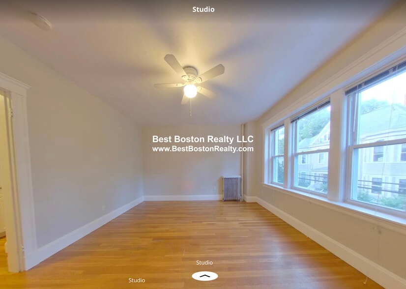 Building Photo - 11 Gray St