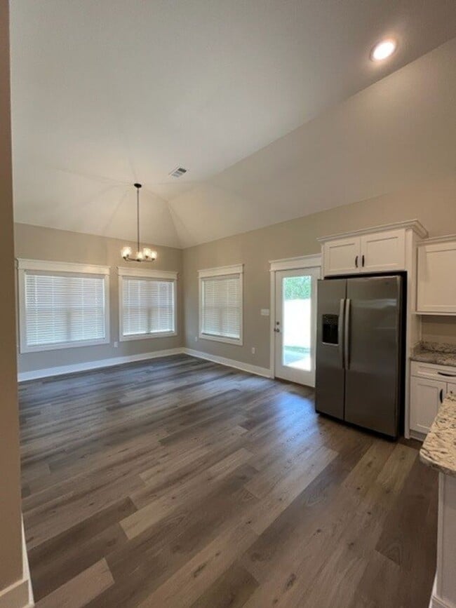 Building Photo - NEW 3 Bed / 2 Bath in Edgemont Subdivision