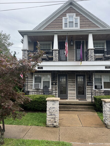 Primary Photo - 956 Meade Ave