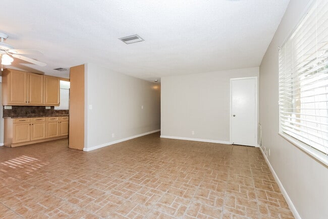 Building Photo - 201 Newcastle St