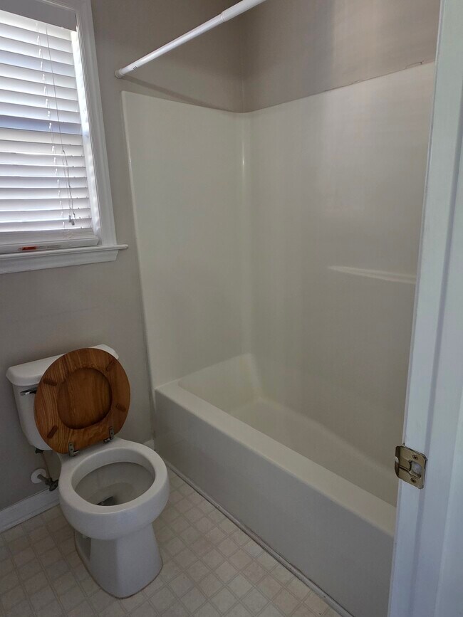 Building Photo - 2204 Ventana Ln