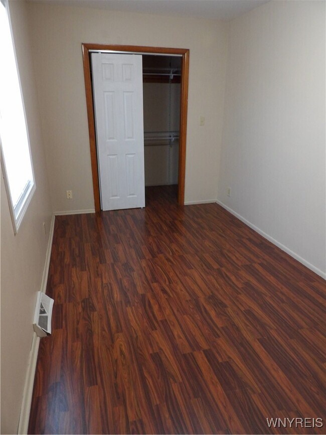 Building Photo - 10332 Transit Rd