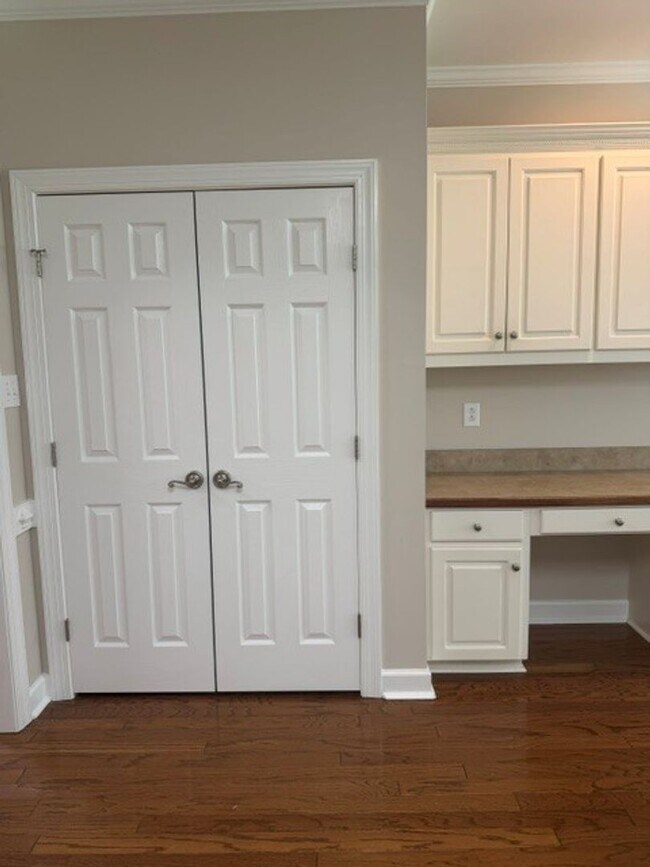 Building Photo - 3 Bed/2 Bath with Bonus Room in CBA Schools