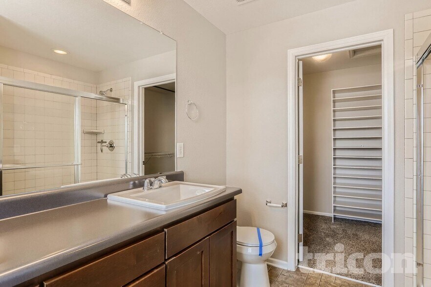 Building Photo - 555 N Kewaunee Way