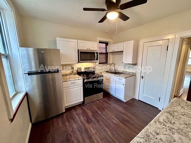 Building Photo - 2633 Russell Blvd