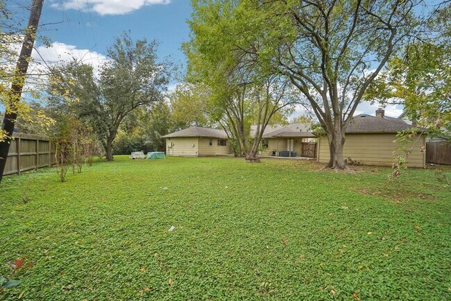 Building Photo - 1703 Westmere Ct