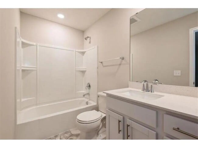 Building Photo - 10888 Fountain Pl N