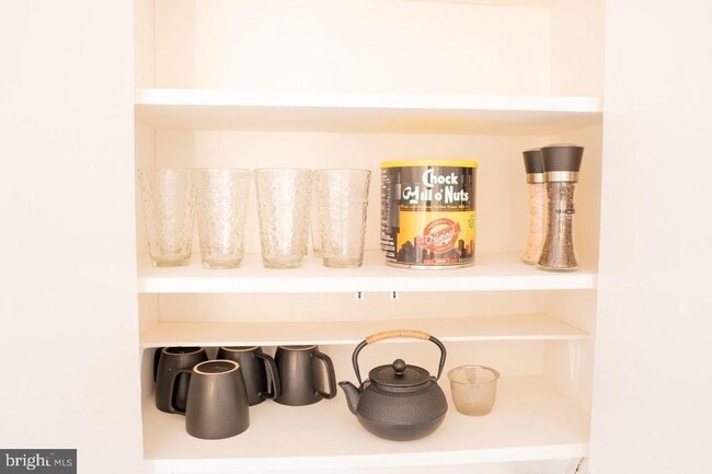 Building Photo - 1037 16th St S