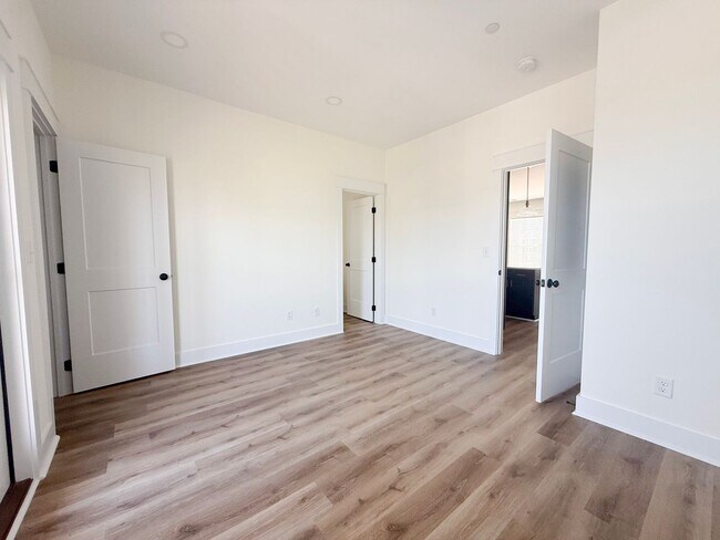 Building Photo - Spacious 3-Bedroom Townhome at Highbury | Modern Living Near Tennessee Tech