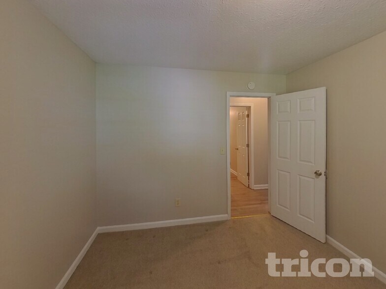 Building Photo - 120 Elberta Dr