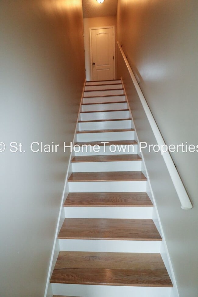 Building Photo - Newly Renovated Triplex