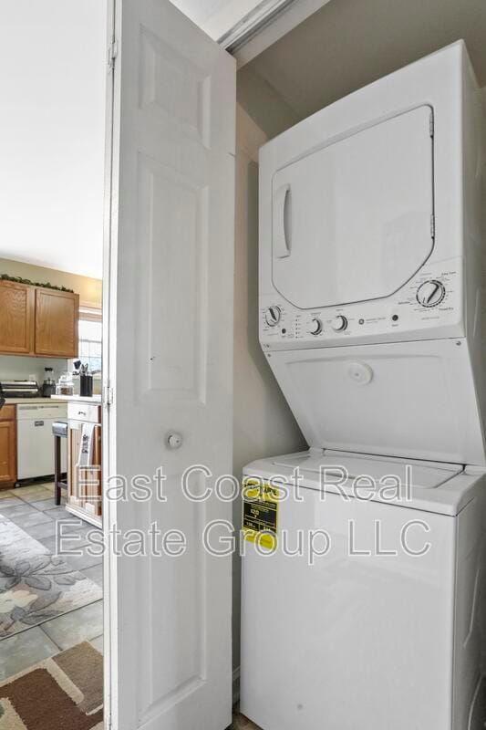 Building Photo - 121 E Rd