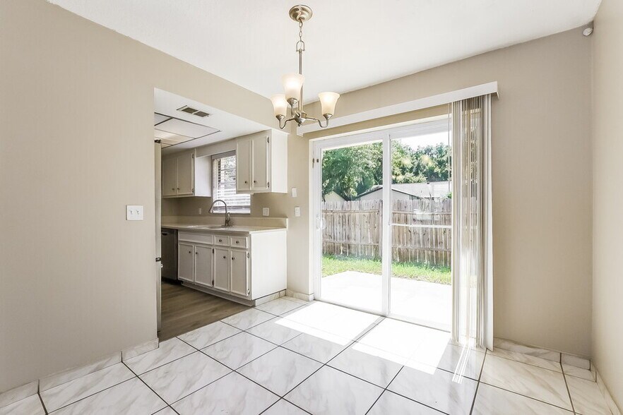 Building Photo - 1410 Orchid Ln