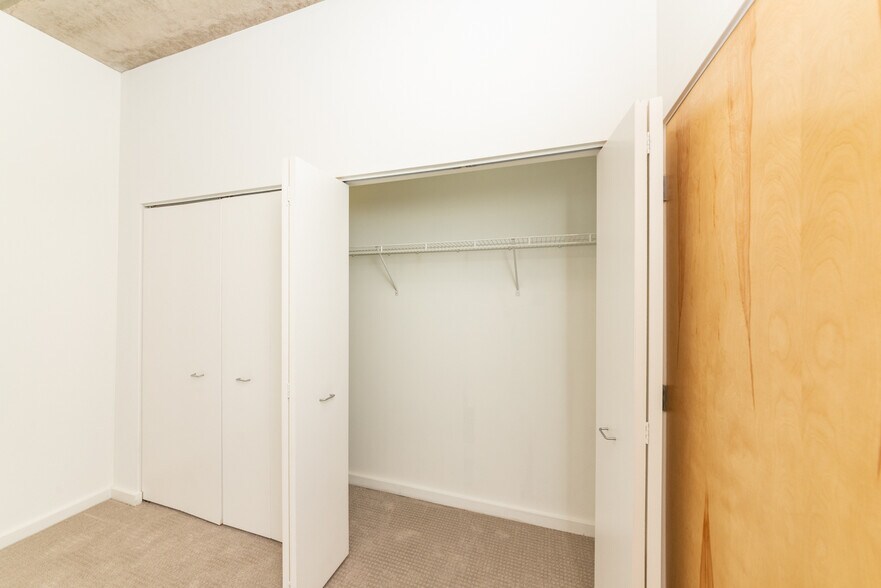 Building Photo - 630 N Franklin St