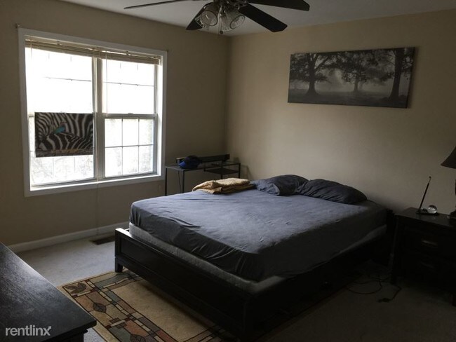 Building Photo - 2 br, 1.5 bath Condo - 162 Oxbo Rd